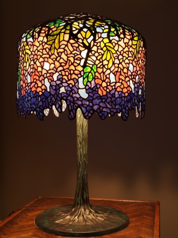 phil ouellette stained glass wysteria lamp