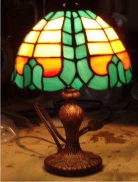 rebecca_lewis_stained_glass_lamp1