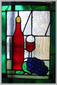 wine_grapes_bottle_stained_glass_pattern