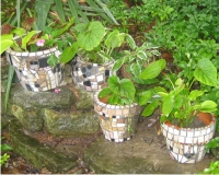(image for) Clay pots with ceramic tile mosaic